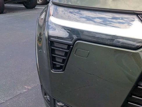 Used 2024 Lexus GX 550 w/ Accessory Package (31) AWD/4WD image 11