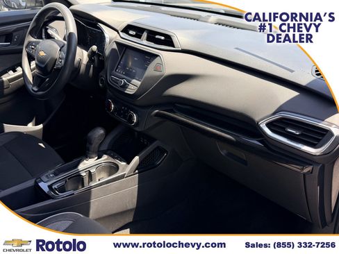 Used 2022 Chevrolet TrailBlazer LT w/ Confidence II Package FWD image 7