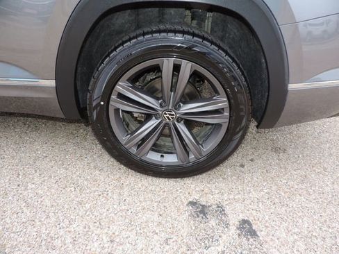 Used 2021 Volkswagen Atlas SE w/ Towing Package image 8