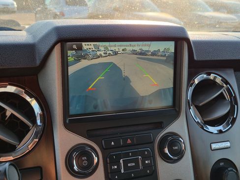 Used 2016 Ford F250 Lariat w/ Lariat Interior Package AWD/4WD image 24
