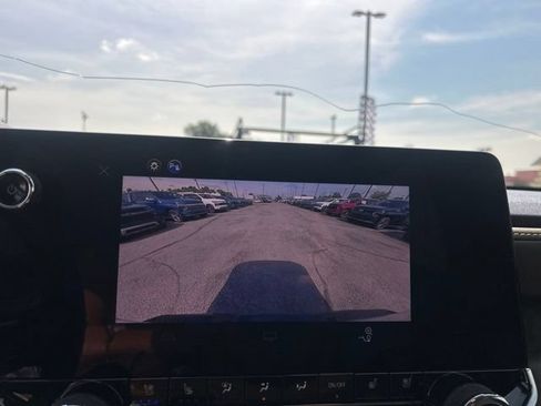 Used 2025 Chevrolet Colorado ZR2 AWD/4WD image 23