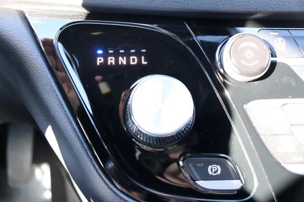 Used 2027 Chrysler Pacifica Select FWD image 42