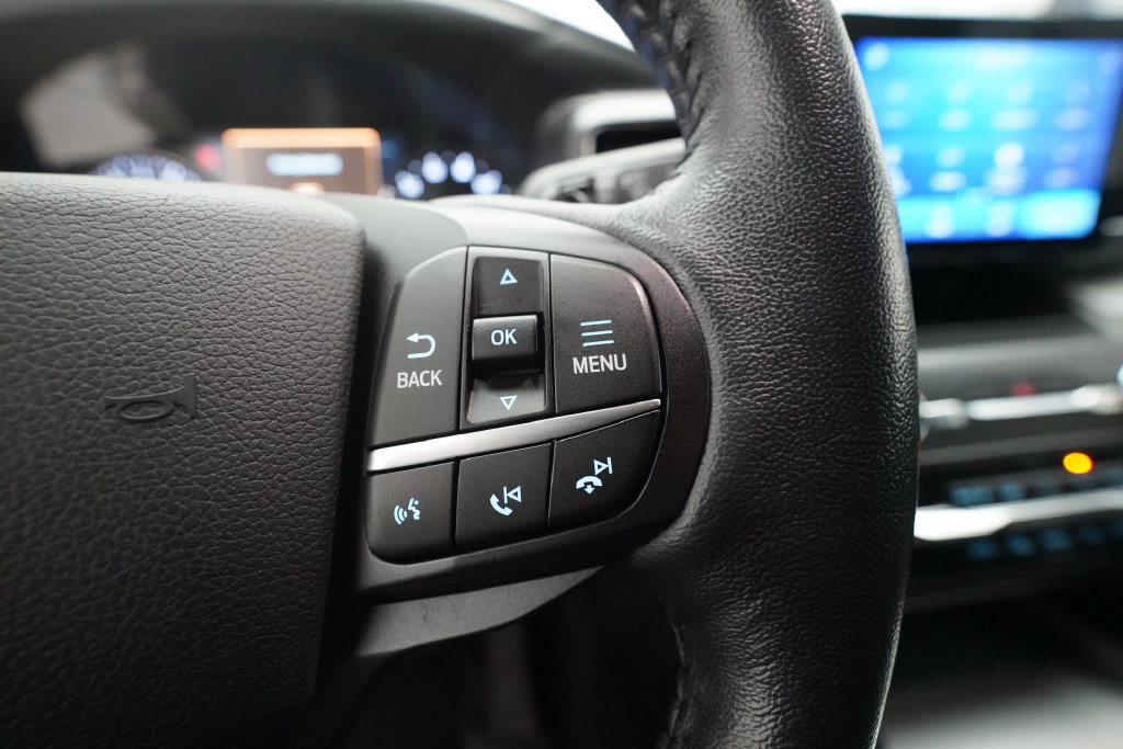 Used 2020 Ford Explorer XLT w/ Equipment Group 202A AWD/4WD image 19