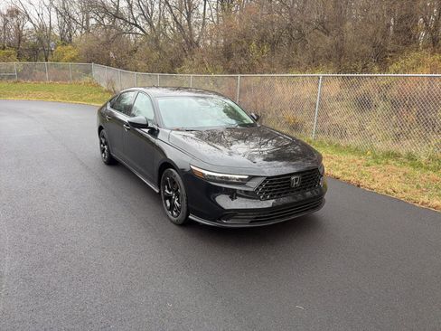 New 2025 Honda Accord SE image 6