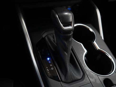 Used 2022 Toyota Highlander XLE image 25