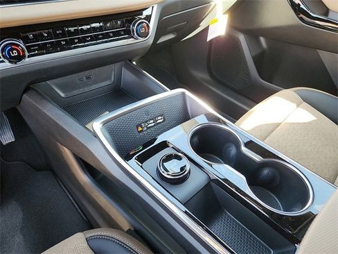 New 2026 Chevrolet Equinox ACTIV w/ Convenience Package III image 19