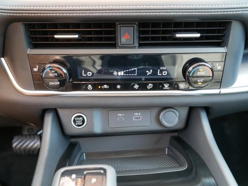 Certified 2023 Nissan Rogue SV w/ SV Premium B Package AWD/4WD image 23