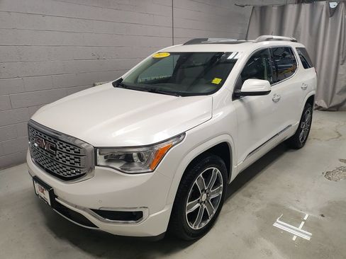 Used 2017 GMC Acadia Denali w/ Technology Package AWD/4WD image 18