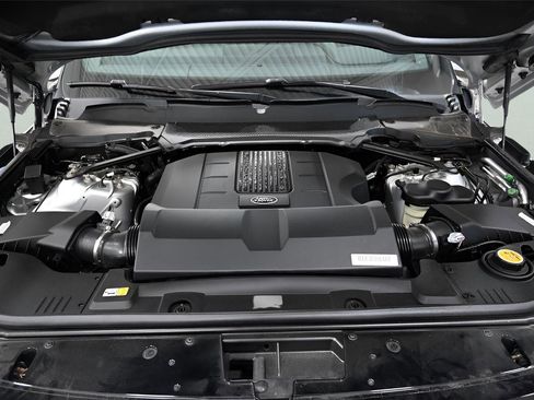 Used 2019 Land Rover Range Rover Long Wheelbase Supercharged image 36