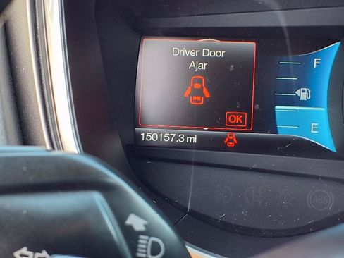 Used 2014 Ford Fusion SE w/ Equipment Group 202A FWD image 18