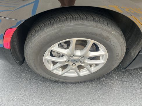 Used 2024 Chrysler Pacifica Touring-L FWD image 50