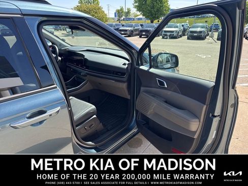 Used 2025 Kia Carnival SX FWD image 24