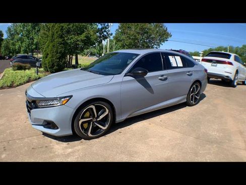 Used 2022 Honda Accord Sport image 4
