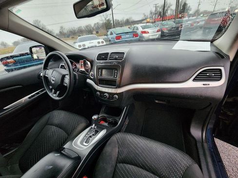 Used 2018 Dodge Journey SE image 16