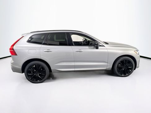 Used 2023 Volvo XC60 B5 Plus w/ Climate Package image 4