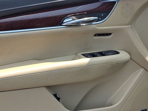 Used 2017 Cadillac XT5 Premium Luxury w/ Driver Assist Package FWD image 18