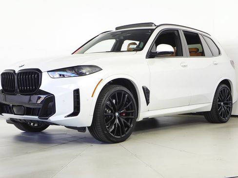 Used 2024 BMW X5 sDrive40i w/ M Sport Package RWD image 2