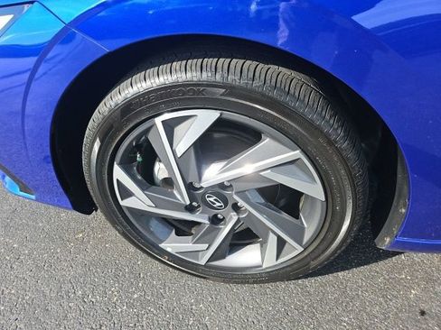 Certified 2025 Hyundai Elantra SEL w/ Cargo Package image 19