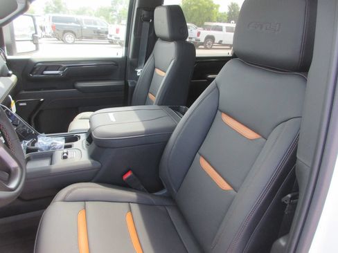 New 2026 GMC Sierra 2500 AT4 w/ AT4 Premium Plus Package AWD/4WD image 12