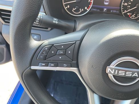 Used 2025 Nissan Altima 2.5 SV image 13