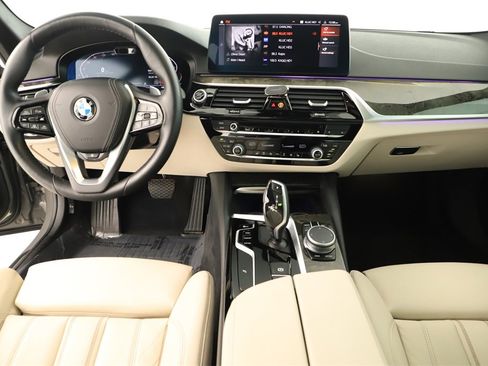 Used 2022 BMW 540i w/ M Sport Package image 18