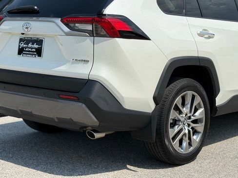 Used 2019 Toyota RAV4 Limited FWD image 14