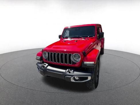 Used 2025 Jeep Wrangler Sahara image 7