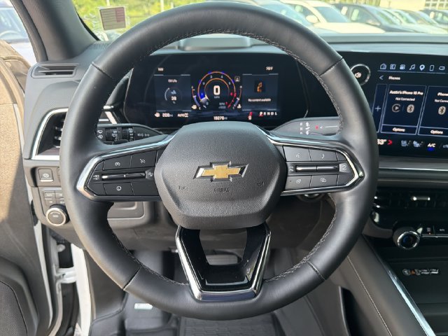 Used 2025 Chevrolet Suburban Premier AWD/4WD image 26