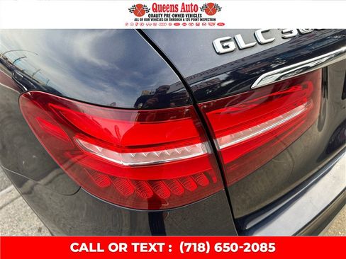 Used 2019 Mercedes-Benz GLC 300 4MATIC w/ Premium Package image 35