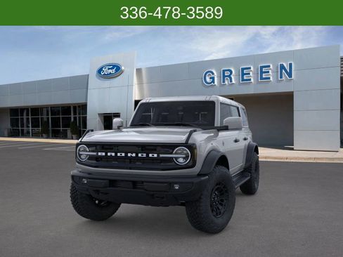 New 2026 Ford Bronco Outer Banks w/ Sasquatch Package image 2