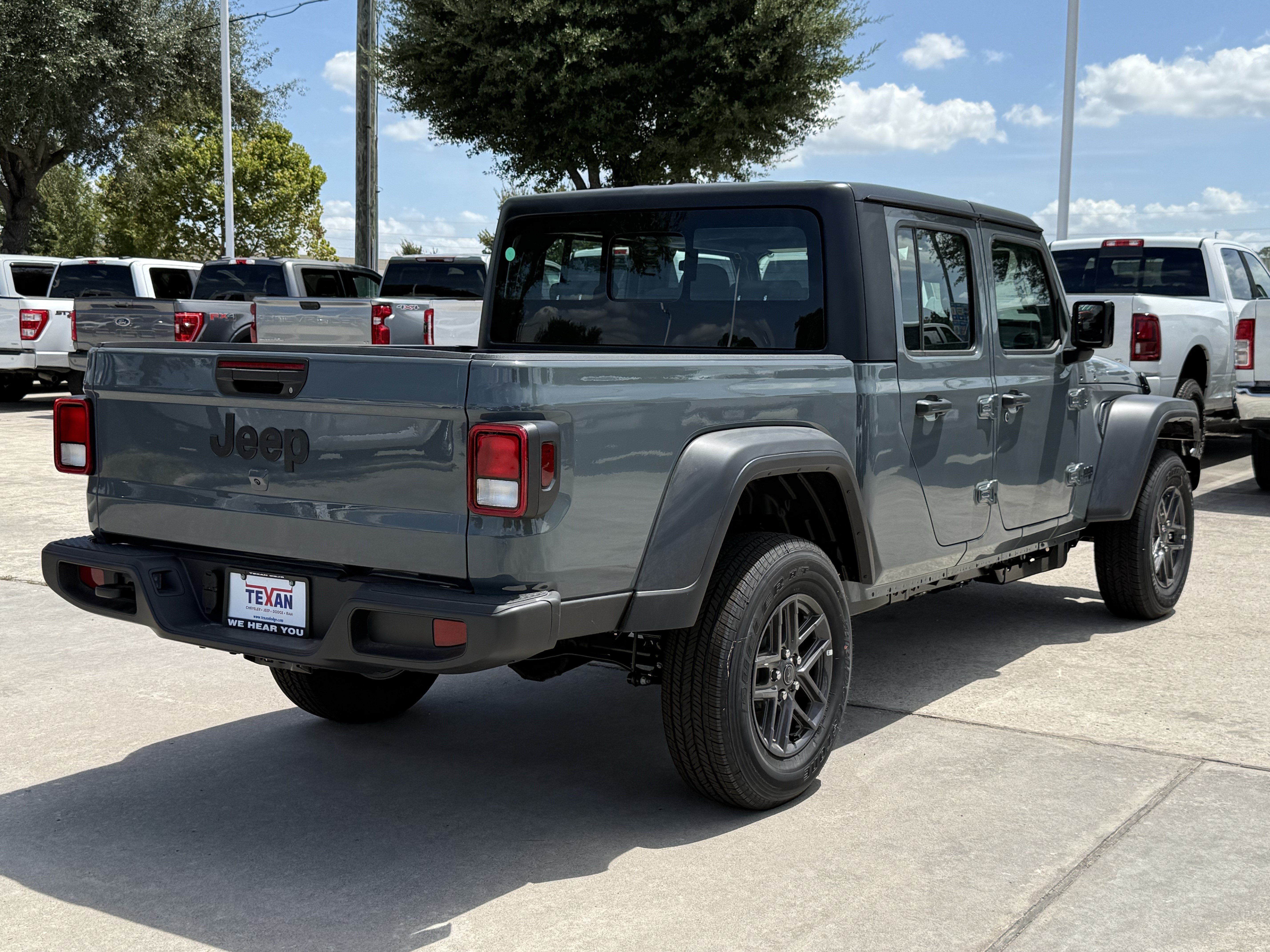 New 2026 Jeep Gladiator Sport AWD/4WD image 5