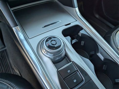 Used 2022 Ford Explorer XLT w/ Equipment Group 202A image 11