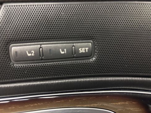 Used 2016 INFINITI Q70 L 3.7 w/ Deluxe Touring Package image 13