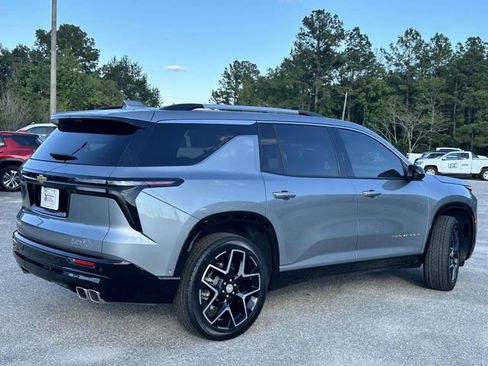 Used 2025 Chevrolet Traverse High Country w/ LPO, Floor Liner Package image 8