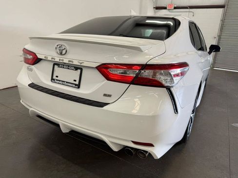 Used 2019 Toyota Camry SE FWD image 8