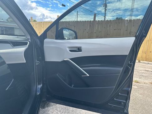 Used 2022 Toyota Corolla Cross L FWD image 16