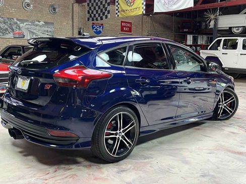 Used 2016 Ford Focus ST FWD image 2