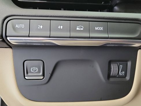 Used 2023 Cadillac Escalade Premium Luxury w/ LPO, Floor Liner Package AWD/4WD image 34