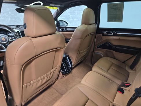 Used 2017 Porsche Cayenne S AWD/4WD image 35