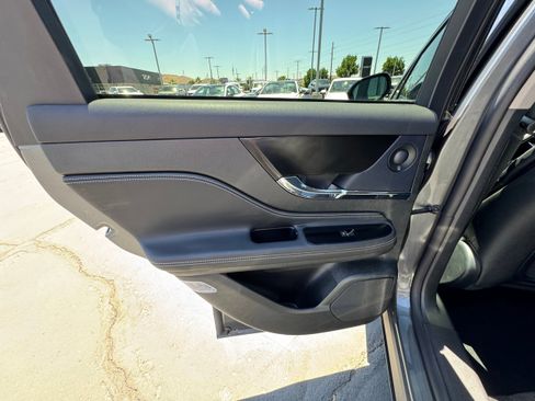 Used 2025 Lincoln Corsair Reserve w/ Equipment Group 202A AWD/4WD image 21