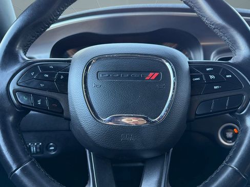 Used 2019 Dodge Charger SXT image 16