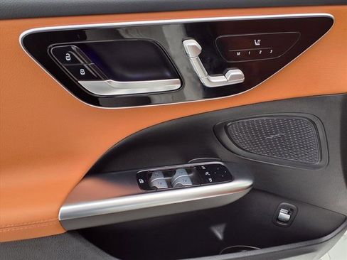 Used 2025 Mercedes-Benz C 300 4MATIC Sedan image 12