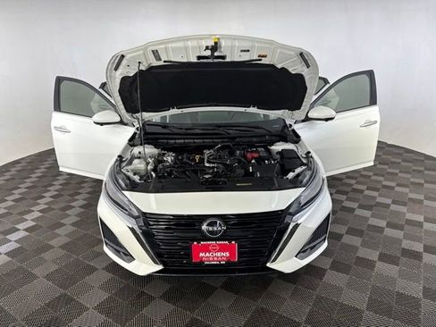 Certified 2024 Nissan Altima 2.5 SL FWD image 11