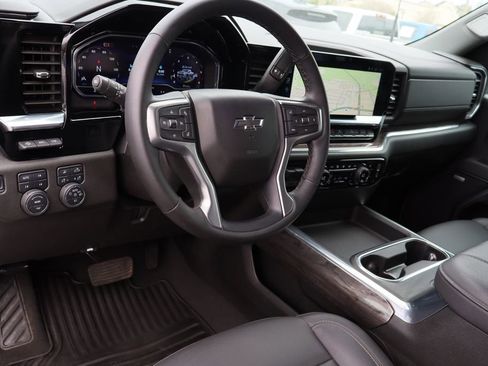 Used 2025 Chevrolet Silverado 2500 LTZ w/ LTZ Plus Package image 11