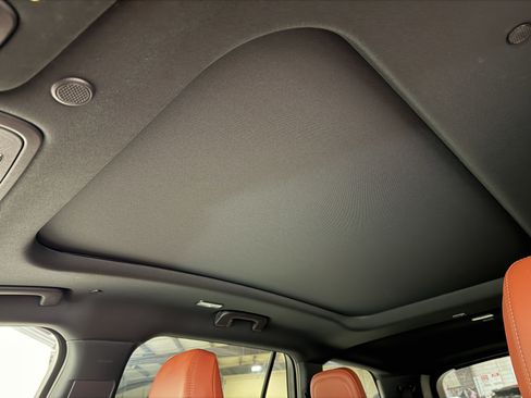 Used 2025 Lincoln Aviator Reserve w/ Illumination Package image 5