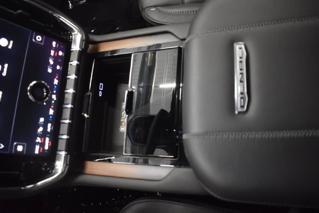 Used 2026 GMC Yukon Denali w/ Sun & Power Step Package AWD/4WD image 29