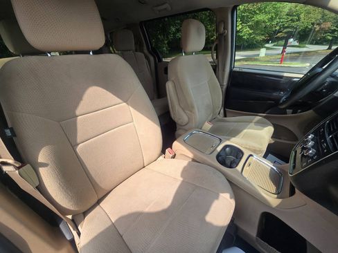 Used 2014 Dodge Grand Caravan SXT FWD image 27