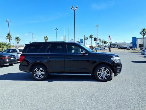 Used 2023 Ford Expedition XLT image 9