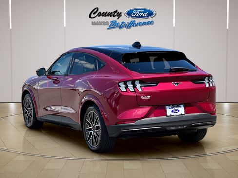 Certified 2025 Ford Mustang Mach-E Premium AWD/4WD image 8
