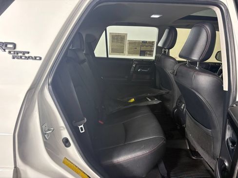 Used 2020 Toyota 4Runner TRD Off-Road Premium w/ Moonroof Package AWD/4WD image 33